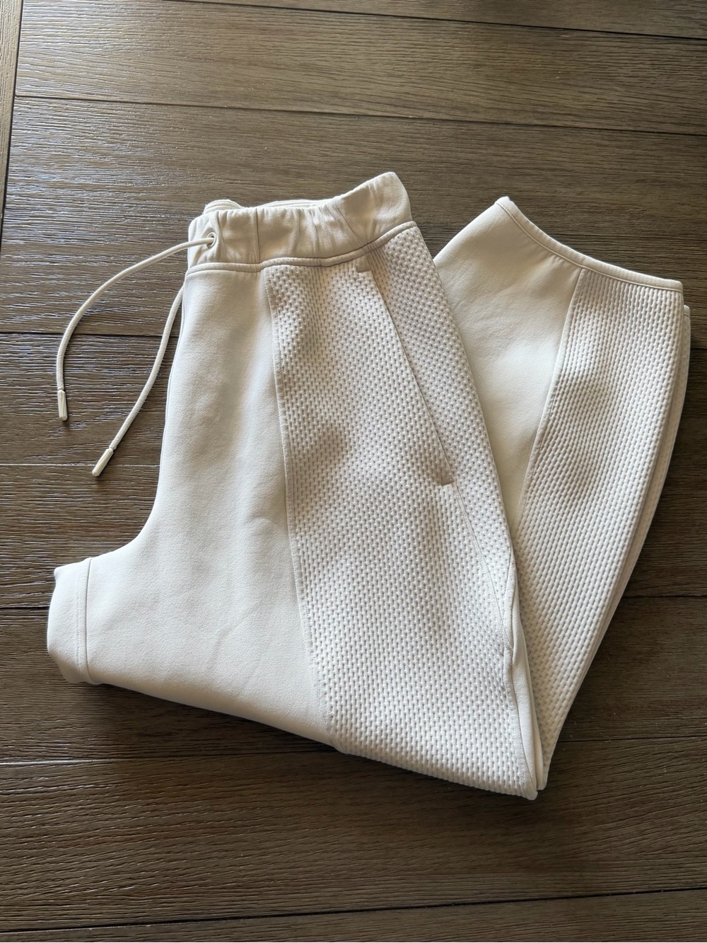 Lululemon Textured Panel Barrel Leg Pants, M